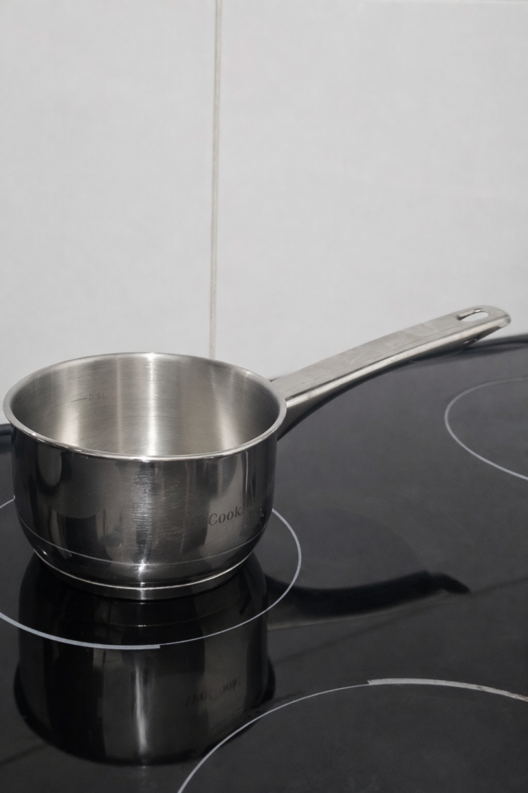 Cuisson des aliments pour bébé à la casserole en inox