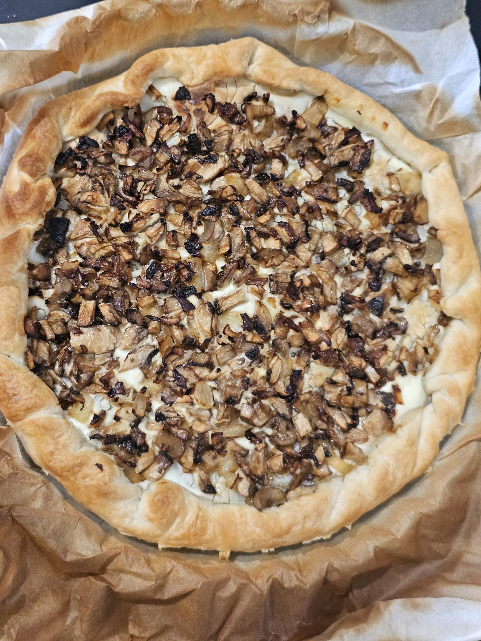 tarte fine champignon fromage cuite